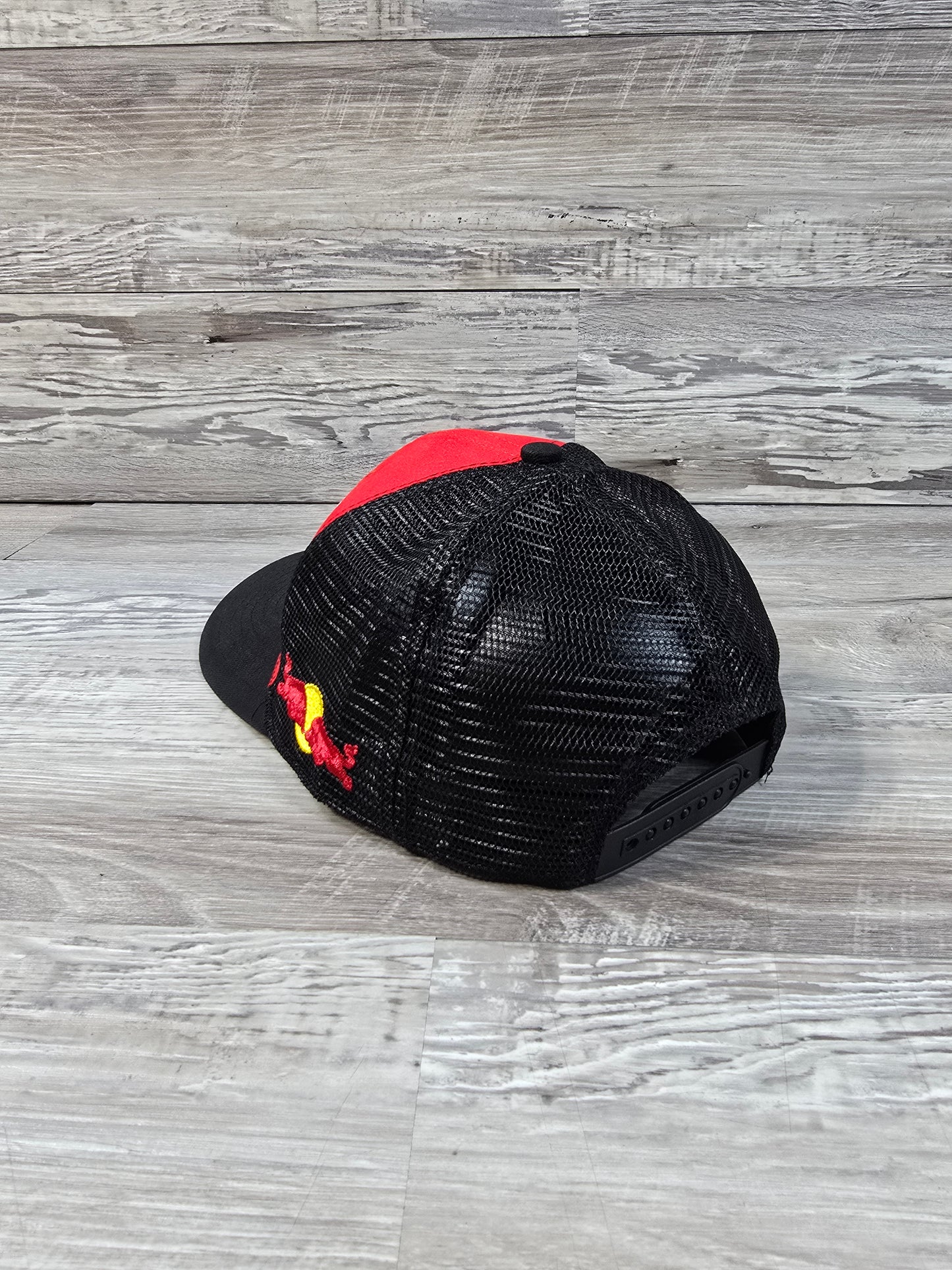 Red Bull Racing Adjustable Red Black Trucker Meshback Hat Cap Adult Snapback